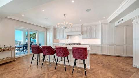 6529 Gulfside Road, Longboat Key FL - photo 6 of 35