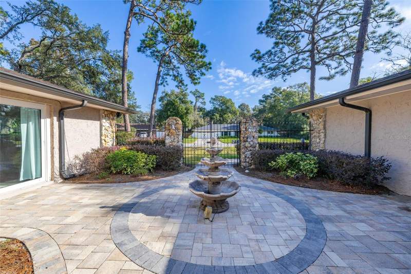 4 bedroom Single Family Residence at 204 BLUE LAKE DRIVE, SWEETWATER OAKS SEC 04, LONGWOOD — photo 5