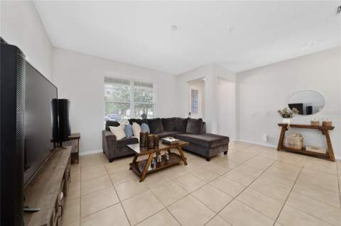 8515 Vedder Ln, Orlando FL - photo 7 of 34