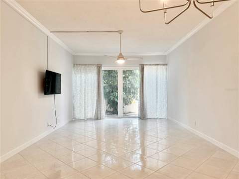 7400 Sun Island Drive #111, South Pasadena FL - photo 10 of 33