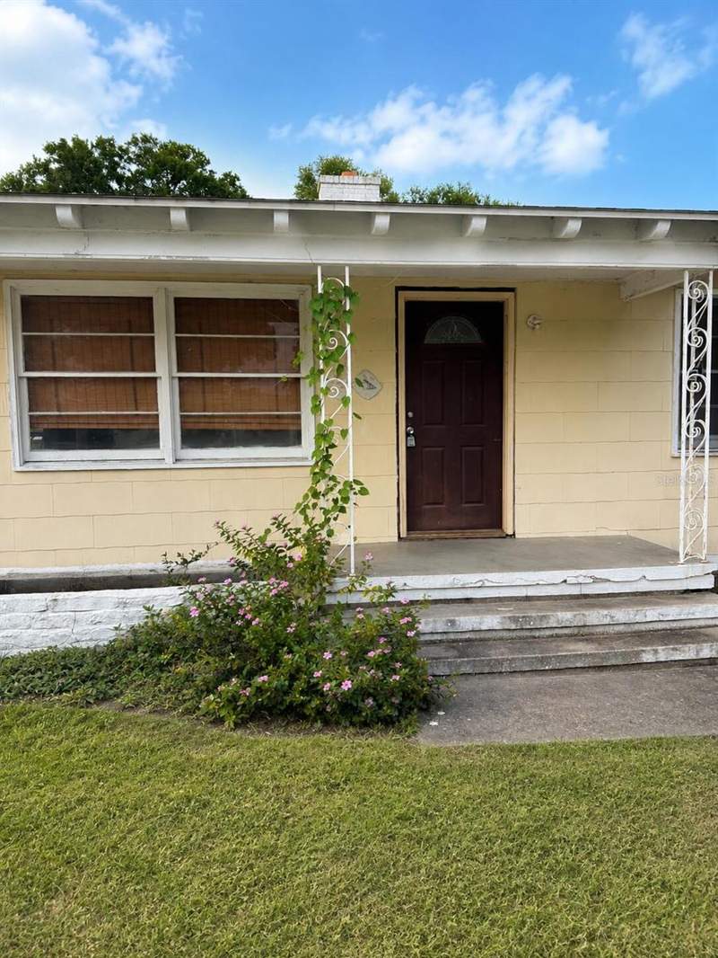2 bedroom Single Family Residence at 1370 Admiral Woodson Lane, Pine Brook Unit 2, Clearwater — photo 2