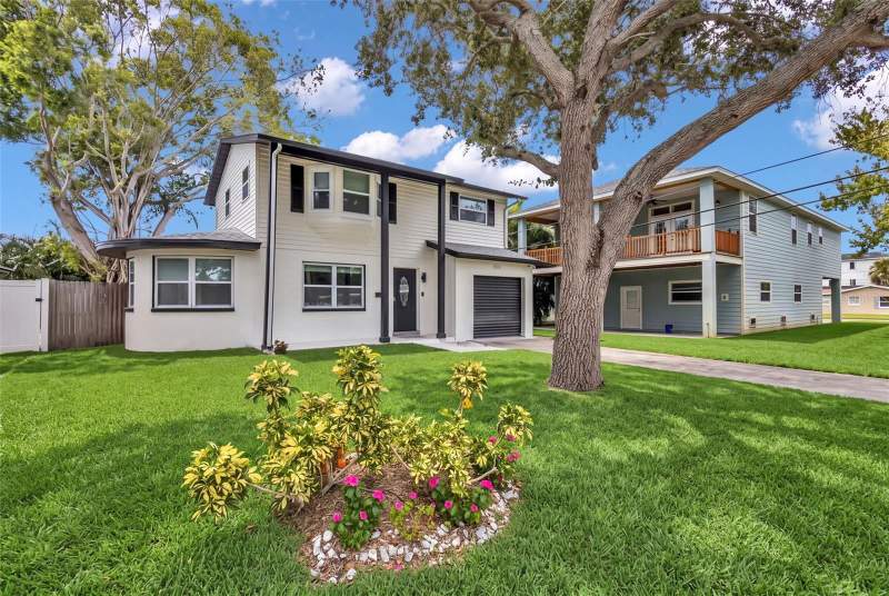 1810 MARYLAND AVENUE home for sale in Shoreacres Center