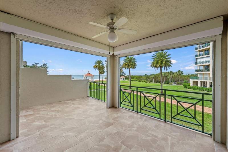 2 bedroom Condominium at 4780 Dolphin Cay Lane #109, Dolphin Cay Curacao, St Petersburg — photo 2