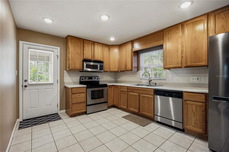 4 bedroom Single Family Residence at 4710 NW 23rd Avenue, Gainesville, Gainesville — photo 2