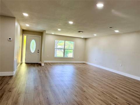 10501 Hardwood Court, Port Richey FL - photo 9 of 58