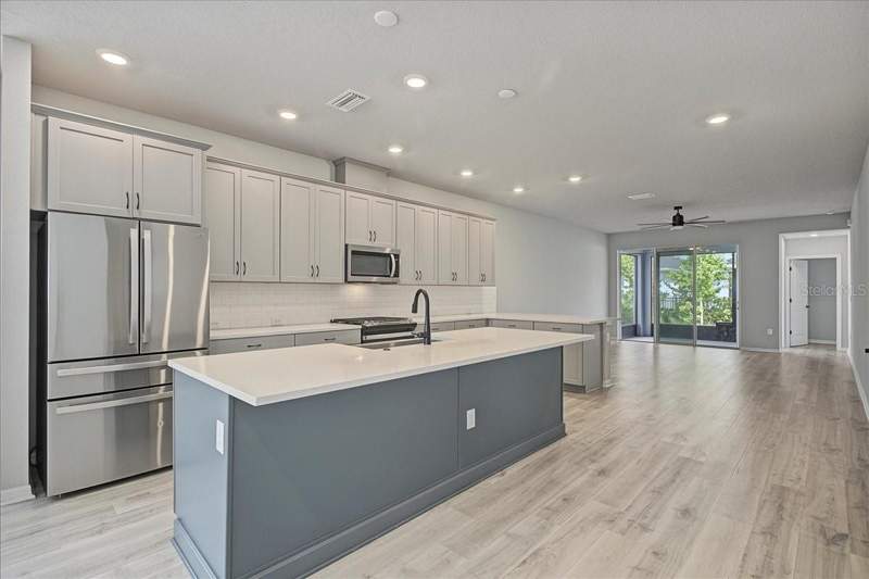 3 bedroom Single Family Residence at 6026 Golden Nettle Drive, Waterset Wolf Crk Ph A & D1, Apollo Beach — photo 4