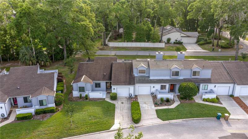 3 bedroom Villa at 2050 SE 37th Court Circle, Crestwood South Village, Ocala — photo 2