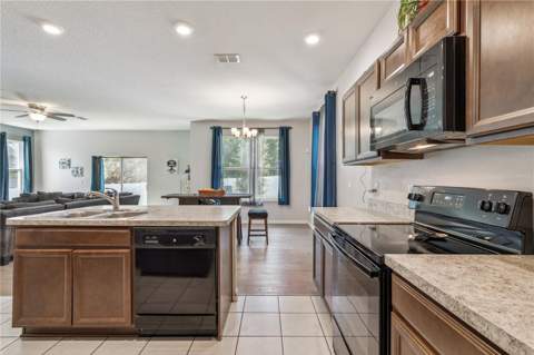 1122 Atlantic Ave, Fruitland Park FL - photo 18 of 46