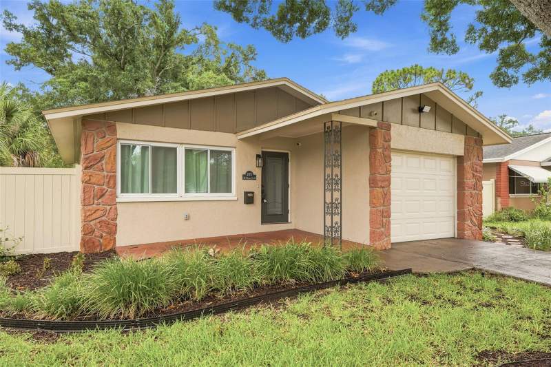 3 bedroom Single Family Residence at 205 SE Monroe Circle, North St Petersburg, St Petersburg — photo 2