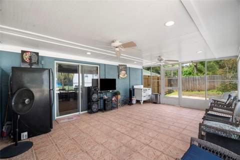 7103 Creekside Court, Tampa FL - photo 8 of 75