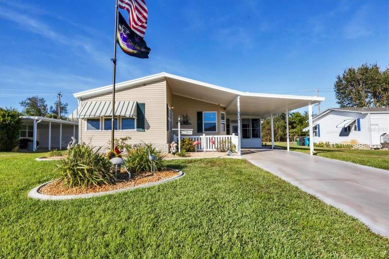 8364 KINGLET DRIVE home for sale in Lemon Bay Isles