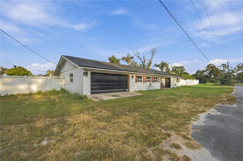 3 bedroom Single Family Residence at 2412 NE 11th Court, Ocala, Ocala — photo 3