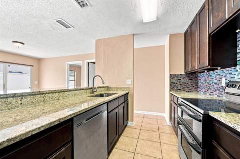 10836 Venice Circle, Tampa FL - photo 14 of 43