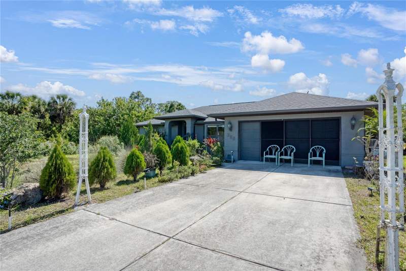 3 bedroom Single Family Residence at 268 Cory Street, Port Charlotte Sec 047, Port Charlotte — photo 2