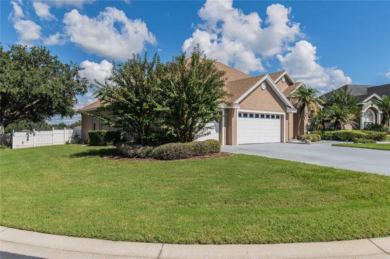 4 bedroom Single Family Residence at 6714 Hartsworth Drive, Hartford Estates, Lakeland — photo 3