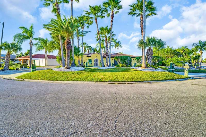 3 bedroom Single Family Residence at 4951 Galleon Court, Flor A Mar, New Port Richey — photo 3