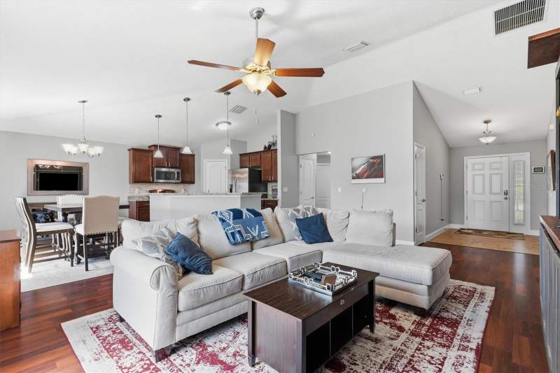 3 bedroom Single Family Residence at 9917 SW 51st Court, Meadow Glenn Un 01, Ocala — photo 2