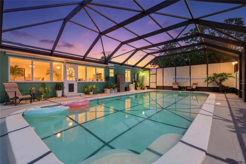 4 bedroom Single Family Residence at 2900 Park Street, Villa Park Estates 1st Add, St Petersburg — photo 2