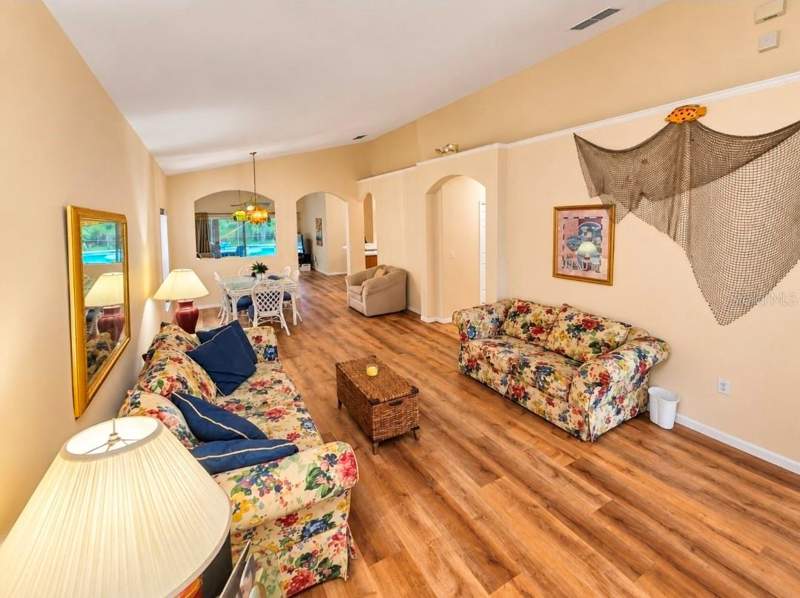4 bedroom Single Family Residence at 4640 Eagle Peak Drive, Eagle Pointe Ph 2, Kissimmee — photo 3