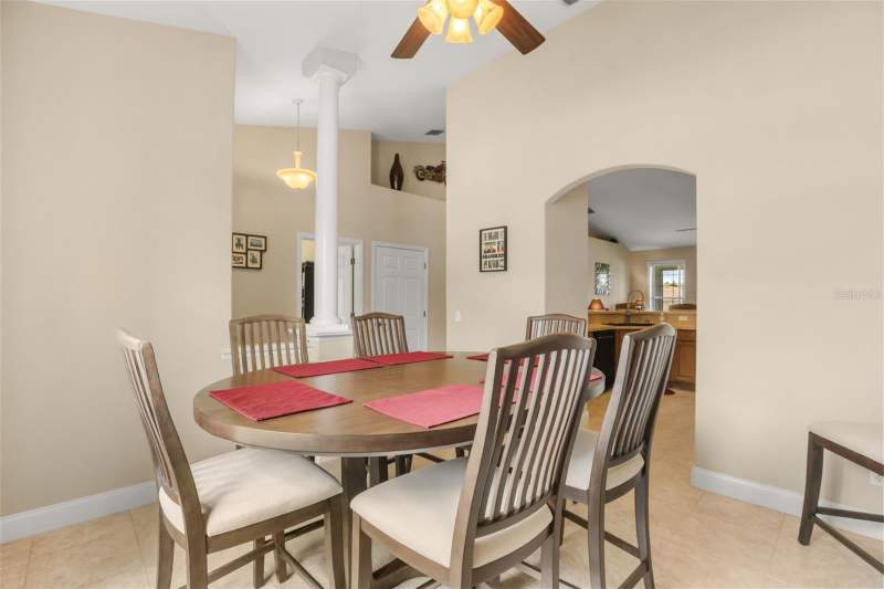 4 bedroom Single Family Residence at 730 Country Walk Cove, Country Walk Lake Region, Eagle Lake — photo 4