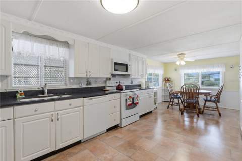 5244 Mohawk Street, Zephyrhills FL - photo 14 of 38