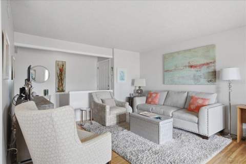 111 Seahorse Drive #B, St Petersburg FL - photo 7 of 63