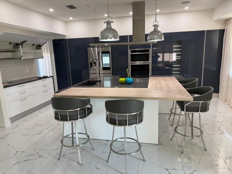 5 bedroom Single Family Residence at 6013 Fender Court, The Pointe At Hunters Creek, Orlando — photo 5