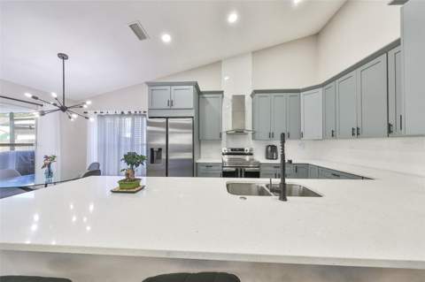 9309 Hampshire Park Drive, Tampa FL - photo 18 of 45