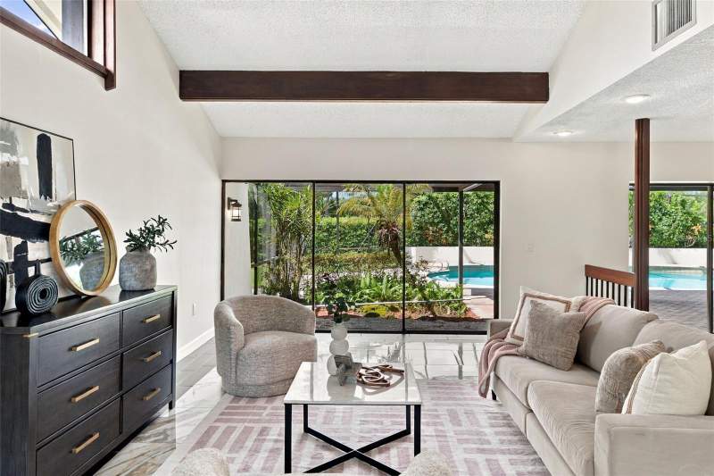 4 bedroom Single Family Residence at 2924 Torrey Pines Court, Westchester Of Countryside, Clearwater — photo 4