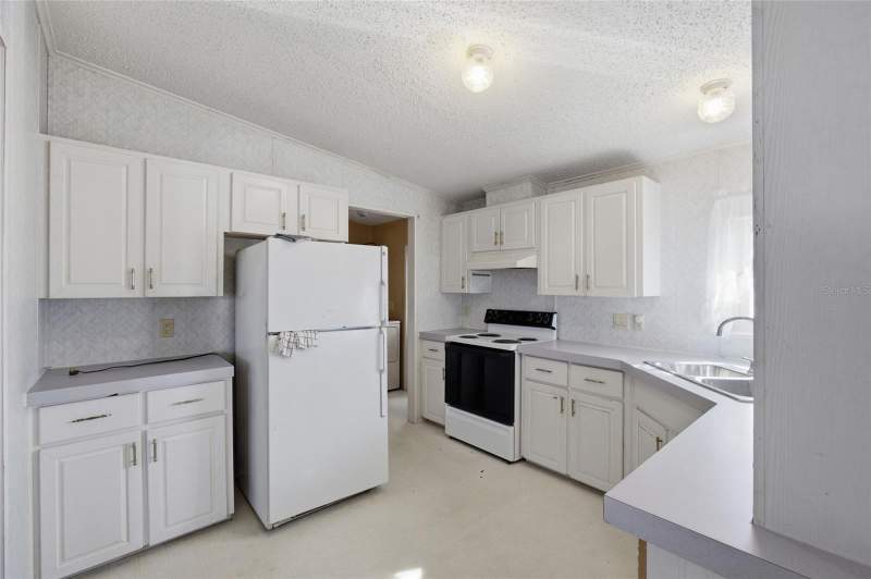 3 bedroom Manufactured Home at 34900 Happiness Way, South Hill Mobile Home Park, Zephyrhills — photo 4