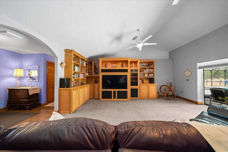 4 bedroom Farm at 13456 W Highway 318, Williston, Williston — photo 5