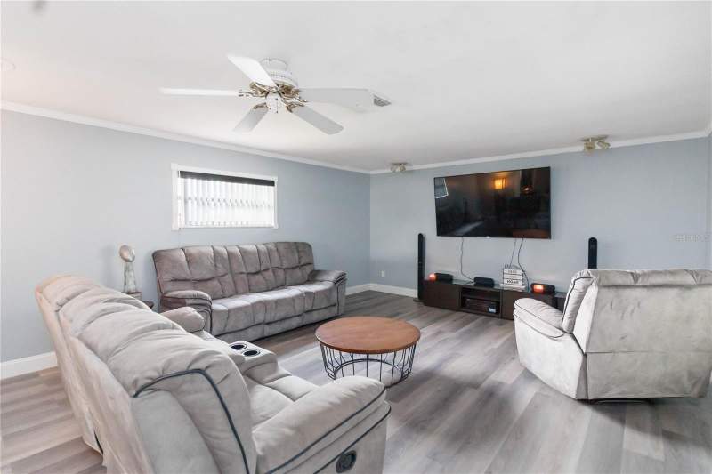 4 bedroom Single Family Residence at 1115 S ALDER AVENUE, ENGELWOOD PARK, ORLANDO — photo 5