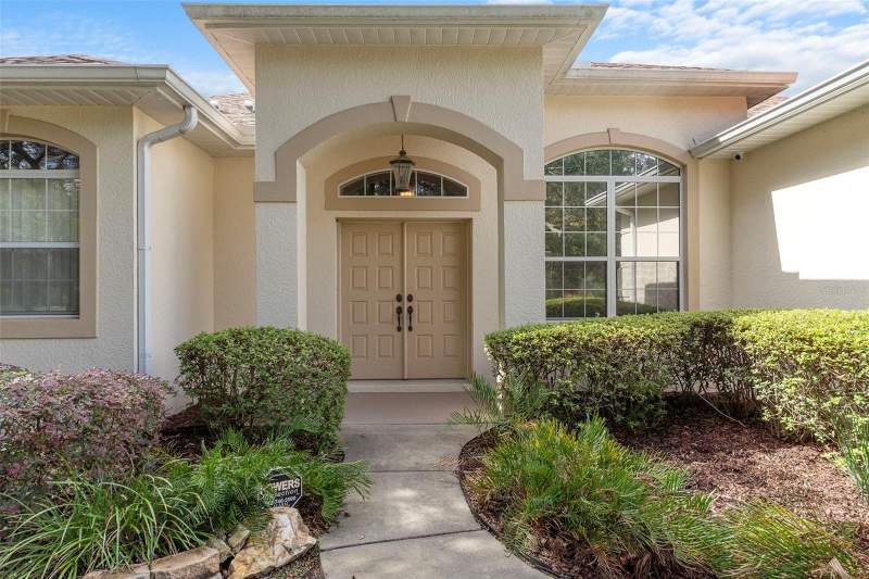 5 bedroom Single Family Residence at 4202 N Pony Drive, Pine Ridge Unit 02, Beverly Hills — photo 4