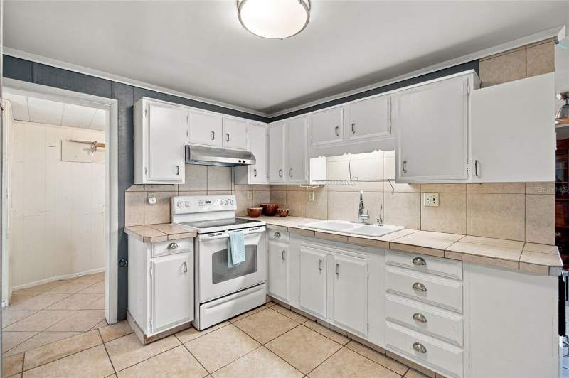 1 bedroom Single Family Residence at 10 Lychee Drive, Clearview Estates, Winter Haven — photo 4