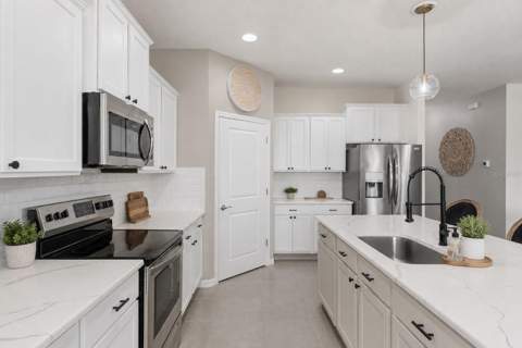 17807 Garsalaso Circle, Brooksville FL - photo 11 of 46