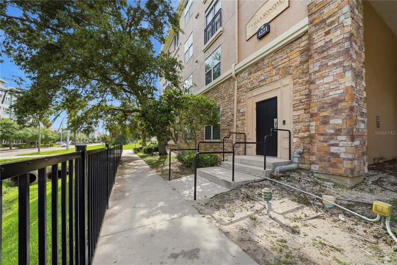 2 bedroom Condominium at 4221 W Spruce Street #2203, Villa Sonoma At International, Tampa — photo 3