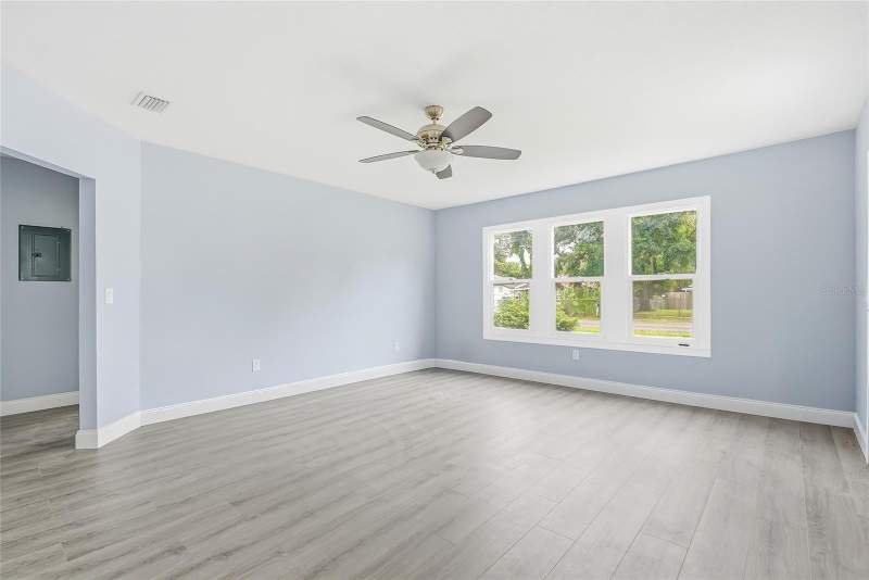 3 bedroom Single Family Residence at 8500 N Boulevard, El Portal, Tampa — photo 4