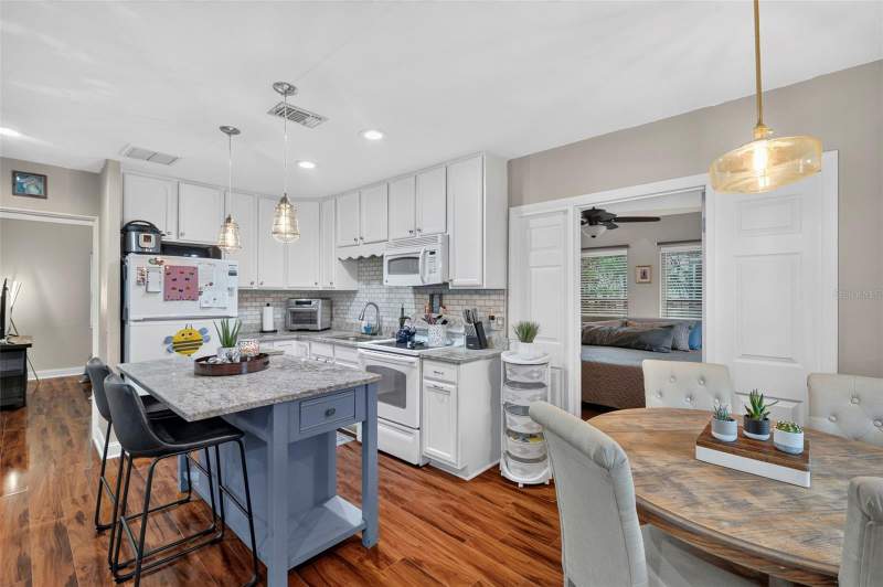 3 bedroom Single Family Residence at 1226 49TH AVENUE, GROVEMONT SUB, ST PETERSBURG — photo 5
