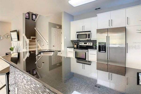 4 bedroom Townhouse at 3163 Yellow Lantana Lane, Encantada Ph 1, Kissimmee — photo 3
