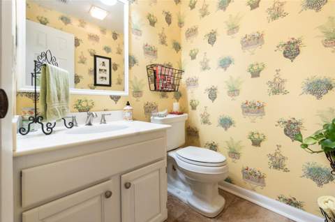 702 Clusterwood Drive, Yalaha FL - photo 13 of 46