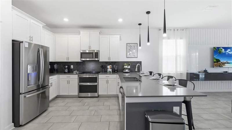 9 bedroom Single Family Residence at 9114 Sommerset Hills Drive, Stoneybrook South North Prcl Ph 7, Davenport — photo 5