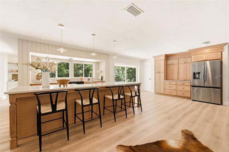 4 bedroom Single Family Residence at 114 Wayland Circle, Sweetwater Oaks Sec 05, Longwood — photo 5