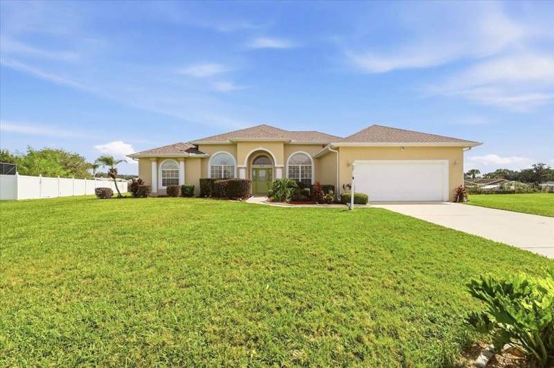 4 bedroom Single Family Residence at 7380 Bent Grass Drive, Millers Landing, Winter Haven — photo 2