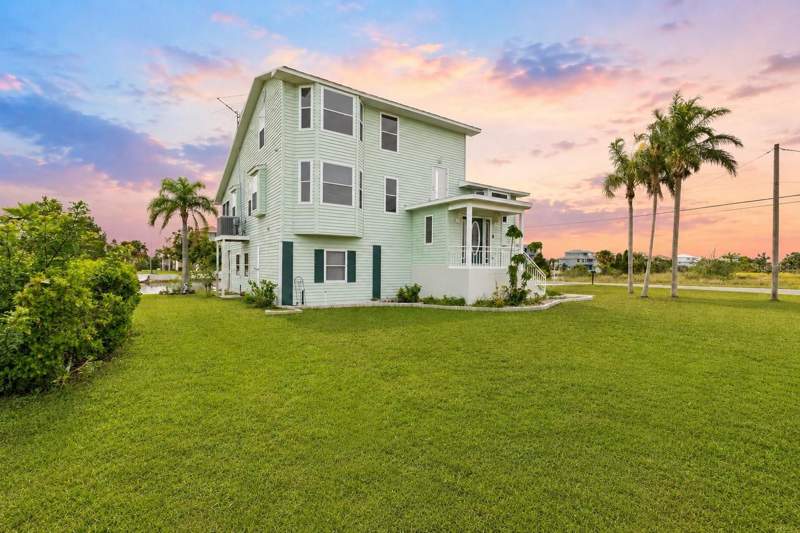 3 bedroom Single Family Residence at 3302 Turks Cap Drive, Hernando Beach, Hernando Beach — photo 2