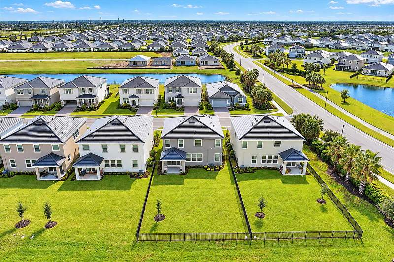 4 bedroom Single Family Residence at 18211 Thistleberry Place, Star Farms At Lakewood Ranch, Lakewood Ranch — photo 3