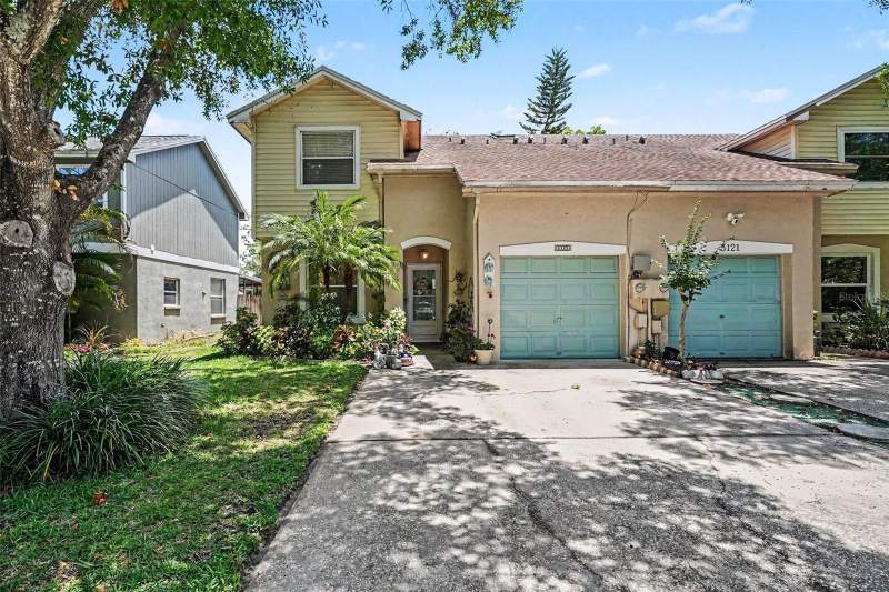 3 bedroom Townhouse at 5123 Corvette Drive, Le Clare Shores, Tampa — photo 2