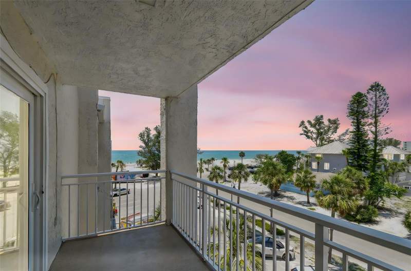 Point Pass-A-Grille Condo