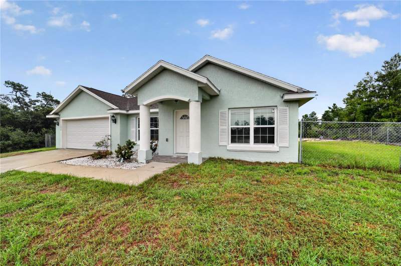 3 bedroom Single Family Residence at 3050 SW 177th Place Road, Marion Oaks Un 06, Ocala — photo 2