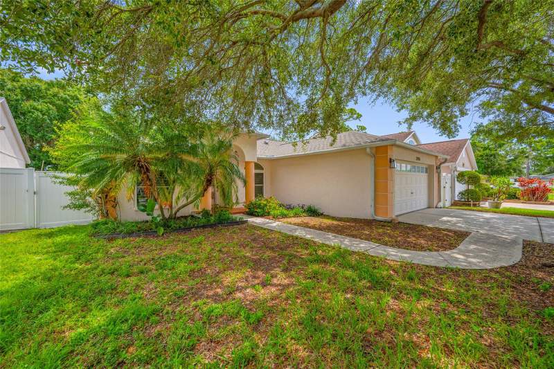 3 bedroom Single Family Residence at 12965 Pineforest Way, Pine Forest, Largo — photo 3