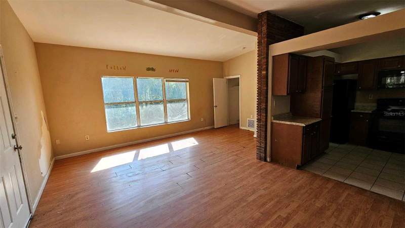 4 bedroom Single Family Residence at 1017 Cypress Street, Acreage & Unrec, Leesburg — photo 3